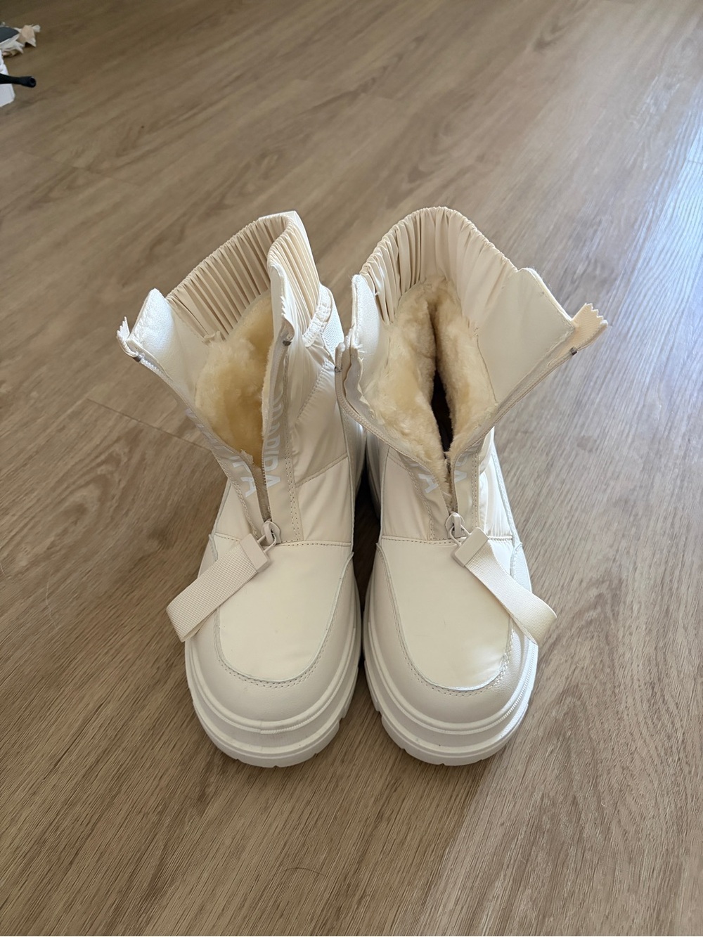 Women's Cream Winter Waterproof Lined Ankle Boots